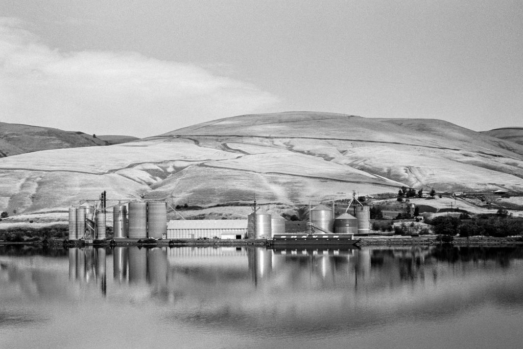 @jefferydross “Wheat Barge” Snake River, Washington #LeicaM6 @ILFORDPhoto fp4+