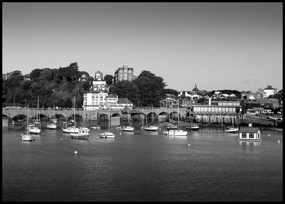 Black and white Landscape shot on ILFORD FP4+ film by Ady Kerry