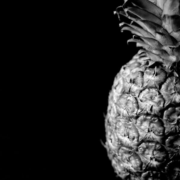 @ShootingGrain Pineapple: Mamiya C330s, 80mm on Ilford FP4 #fridayfavourites #ilfordphoto #stilllife 