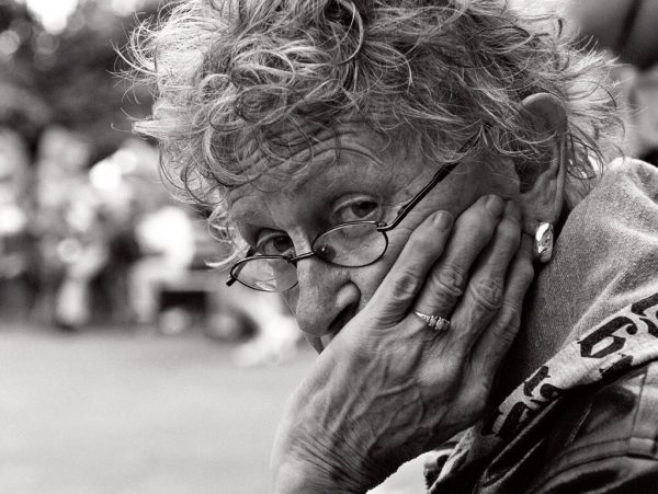‏@RussButner Woman In Thought #FridayFavourites #IlfordPhoto #IlfordDelta #DeltaFilm http://SpiritVisionPhotography.com #DeltaFilms