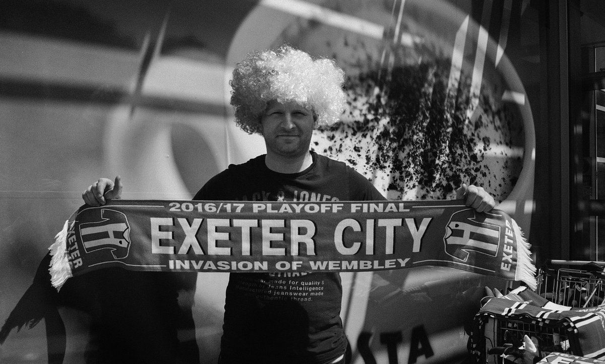 @WellerMonica Jun 14 Hootlet More Football Crazy at Motorway Service Station, Olympus Trip camera, XP2 film #fridayfavourites #ilfordphotos #sport @ILFORDPhoto