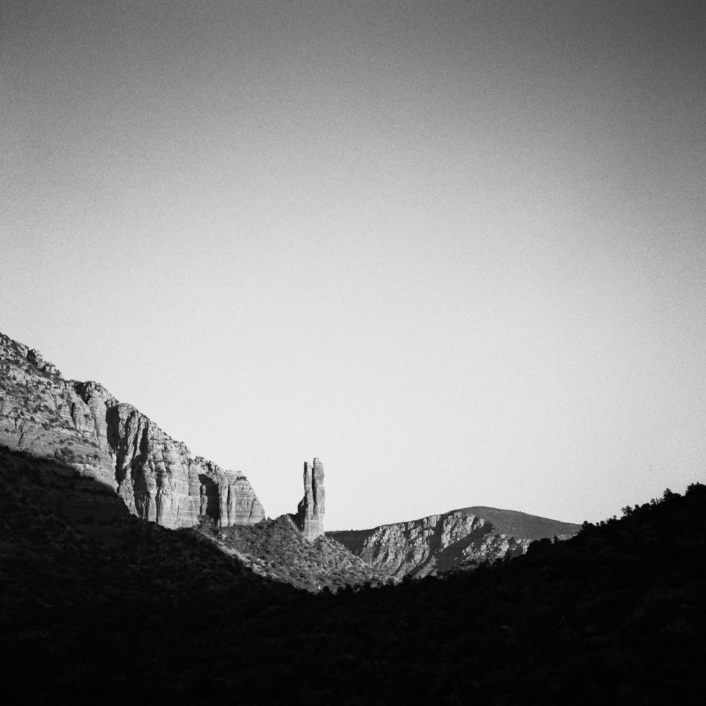 Black & white pictures hot in the American West by Adiran Otero on ILFORD HP5= 120 film