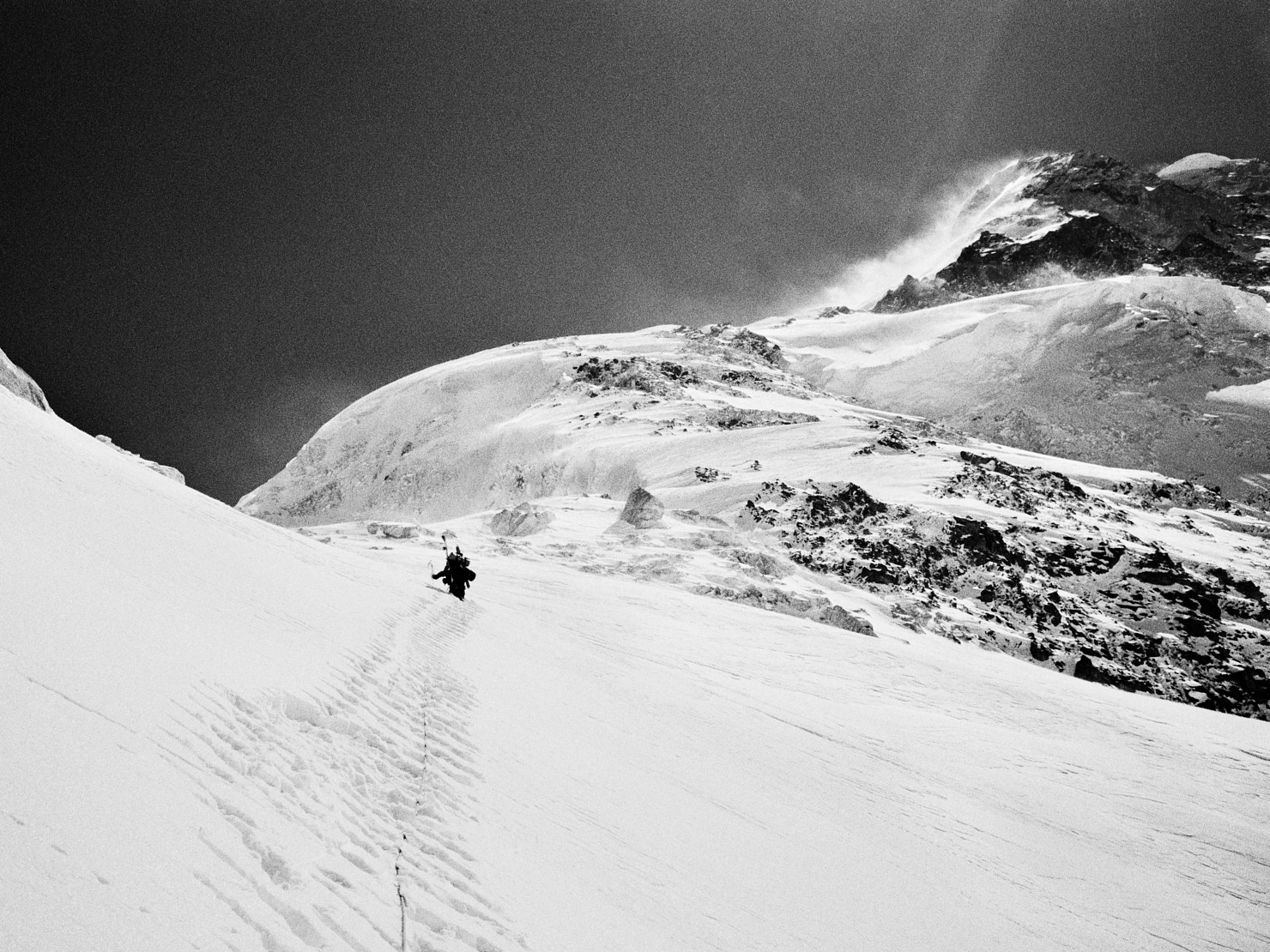 Anders Ödman on Pik Pobeda East (6762 m) in the Kyrgyz Tian Shan. Image taken prior to making the first ski descent. Contax T3, B+W yellow filter and Agfa APX 100 (in HC-110). Flextight X1 Scan.