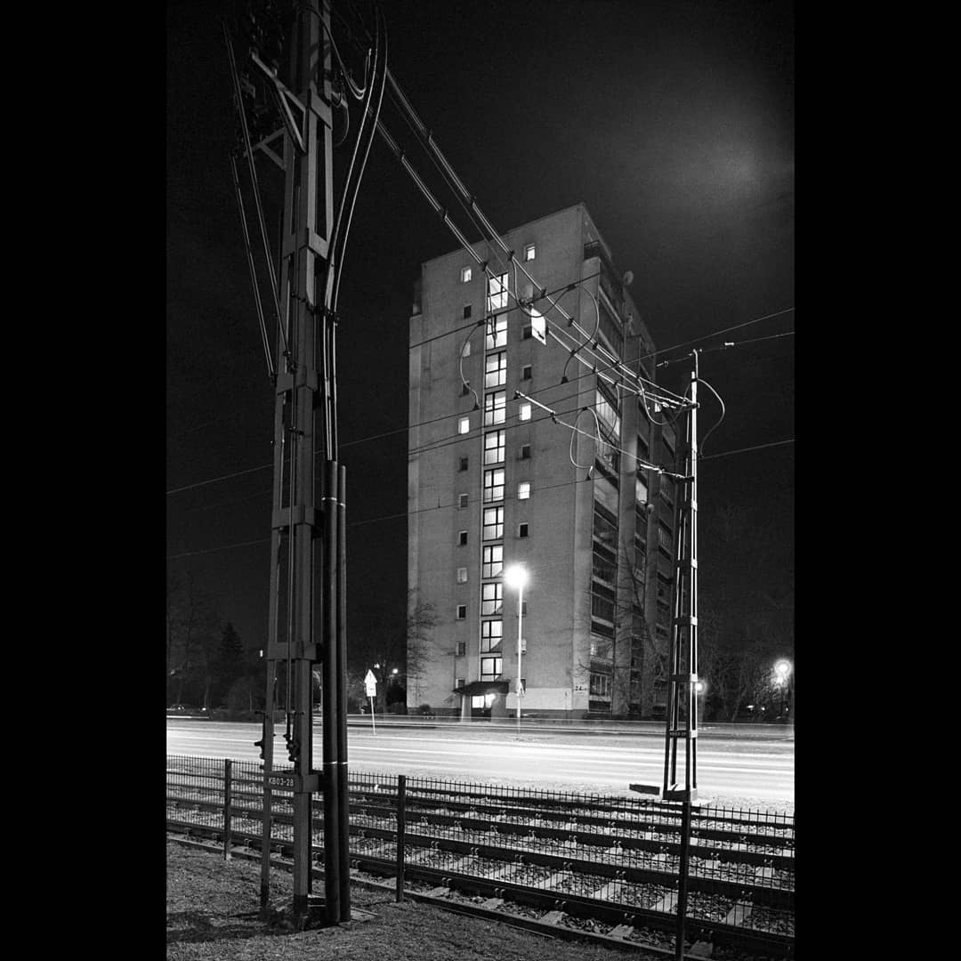 jarekmatla Kraków by night . Nikon F6, Ilford HP5+ in DD-X . #fridayfavourites #ilfordhp5 #ilfordphoto #35mm #ishootfilm #filmisnotdead #analoguephotography #photography #ibelieveinfilm #filmphoto #35mmfilm #thinkblackwhite #bnw #bestofanalog #bnw_life #analogfeatures #mdays #35mmanalog #analogue #analoguevibes #analogcamera #monochromatic #bnw_planet #analogfilm #loveofbw #BUNTmag #nikonf6 #nikon #tiltshift