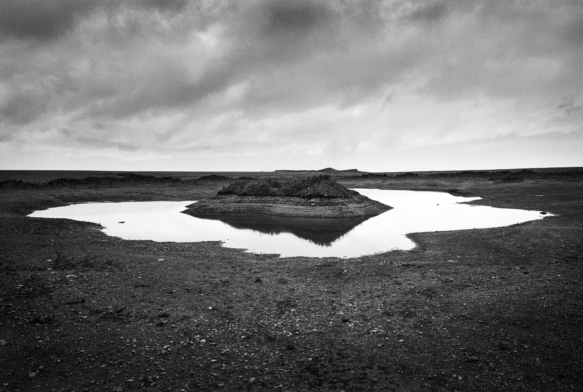 Black & white film photograph by Corey Hart shot on ILFORD HP5+ Sanetti Plateau 08