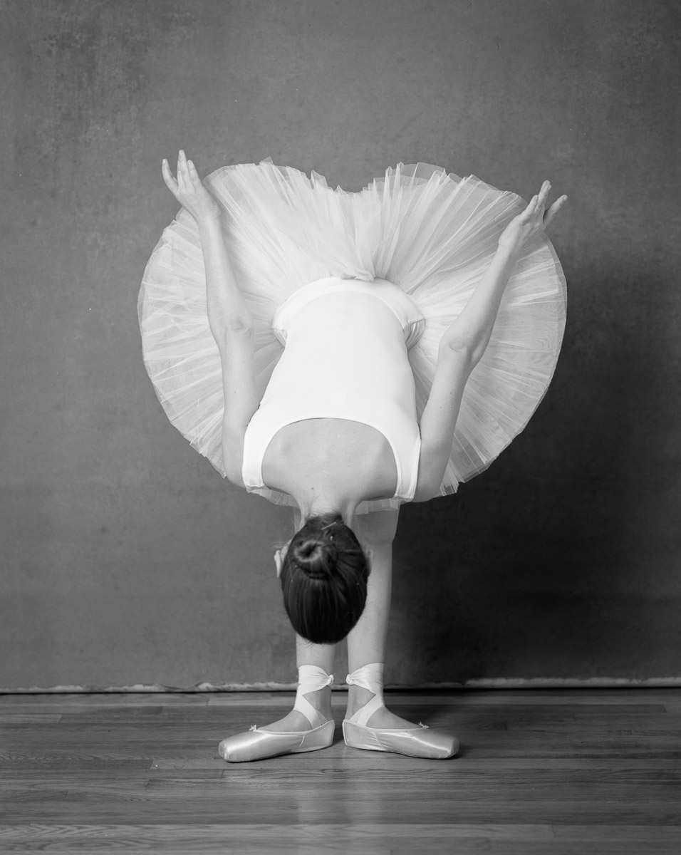 Image of ballerina Viktory by Simon Goodacre shot on ILFORD FP4 plus 4x5 black and white film