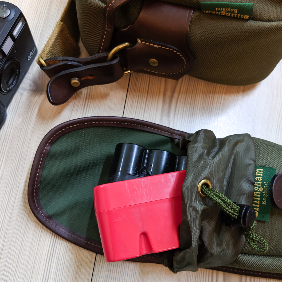 JCH-cases-Ricoh-GR1s-and-Billingham-Hadley-Small-Pro-with-AVEA-7