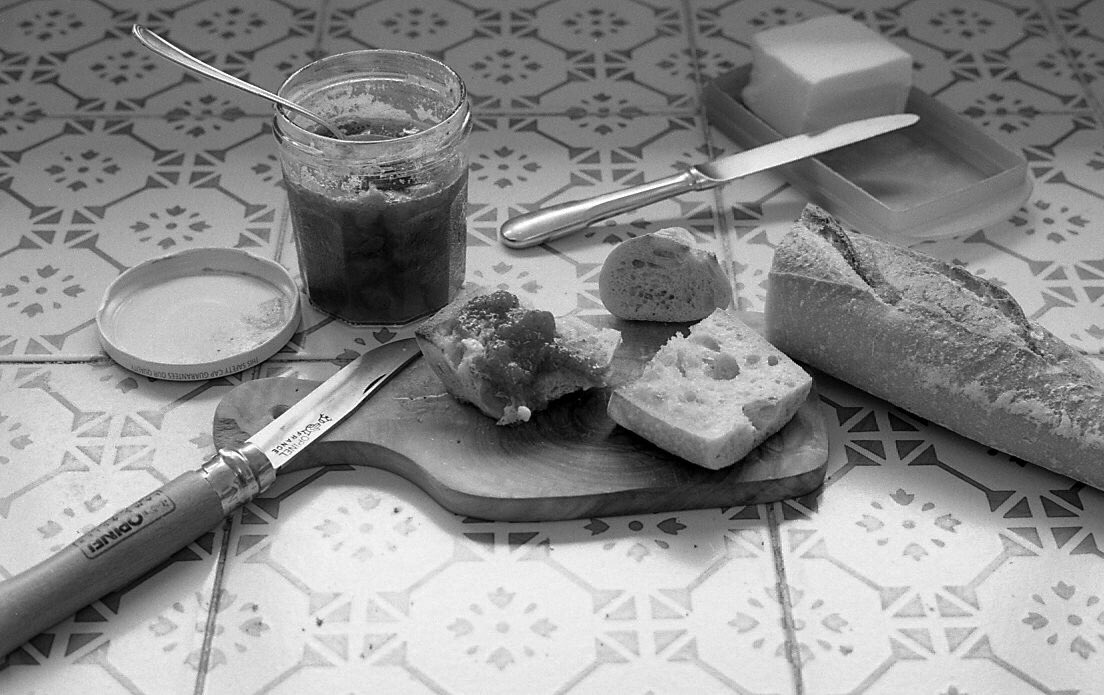 @justgipsy Replying to @ILFORDPhoto #ilfordphoto #fridayfavourites #indoors From last summer's #camerachallenge with @_JasonAvery Delta 100 @ 50asa, Leica M6, 50mm summicron. Themes: food, and home