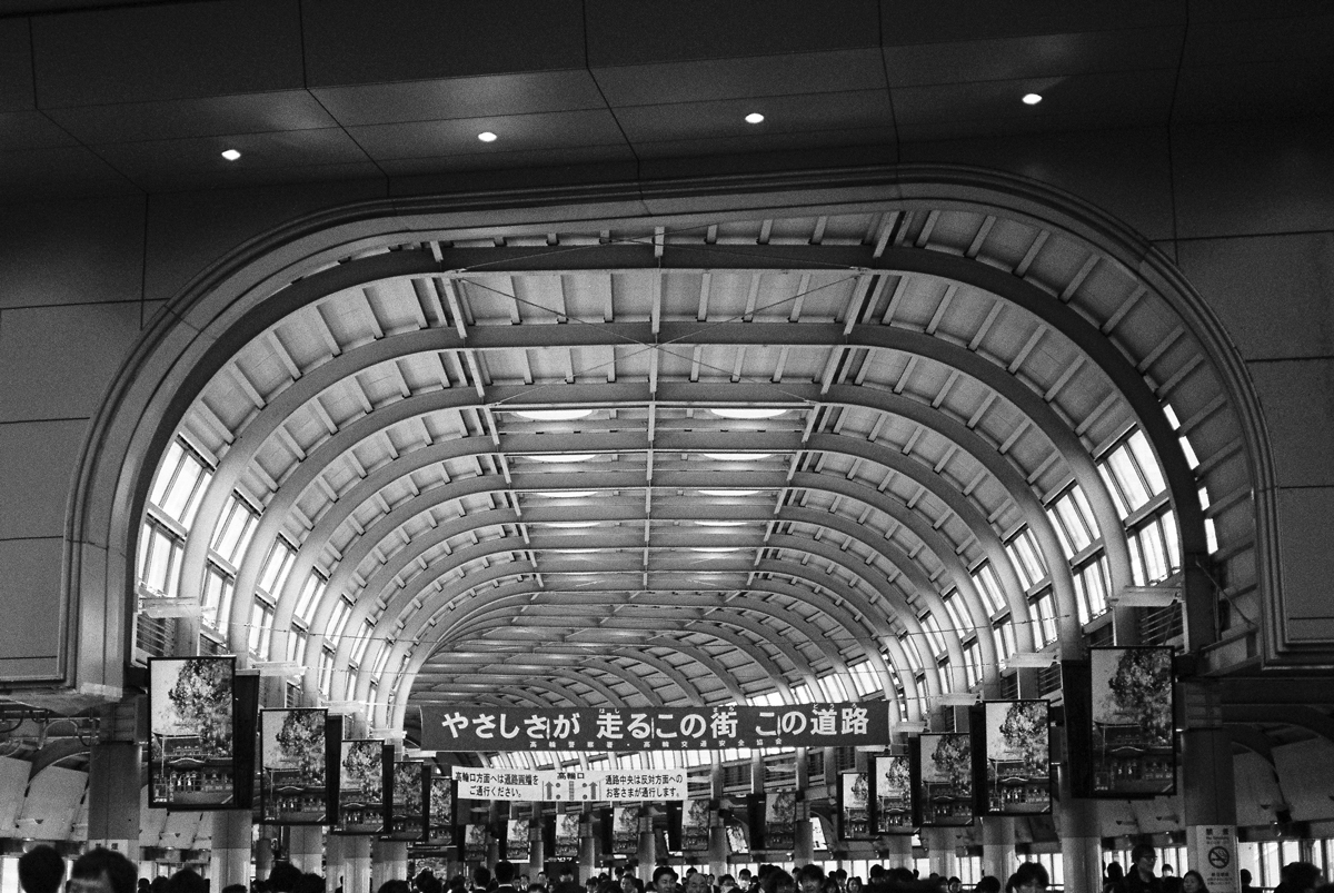 Shinagawa Station, Tokyo, 2016. Ilford HP5+ @ 400, Leica M6, Summicron-M 50/2 (Scanned by Canadian Film Lab)