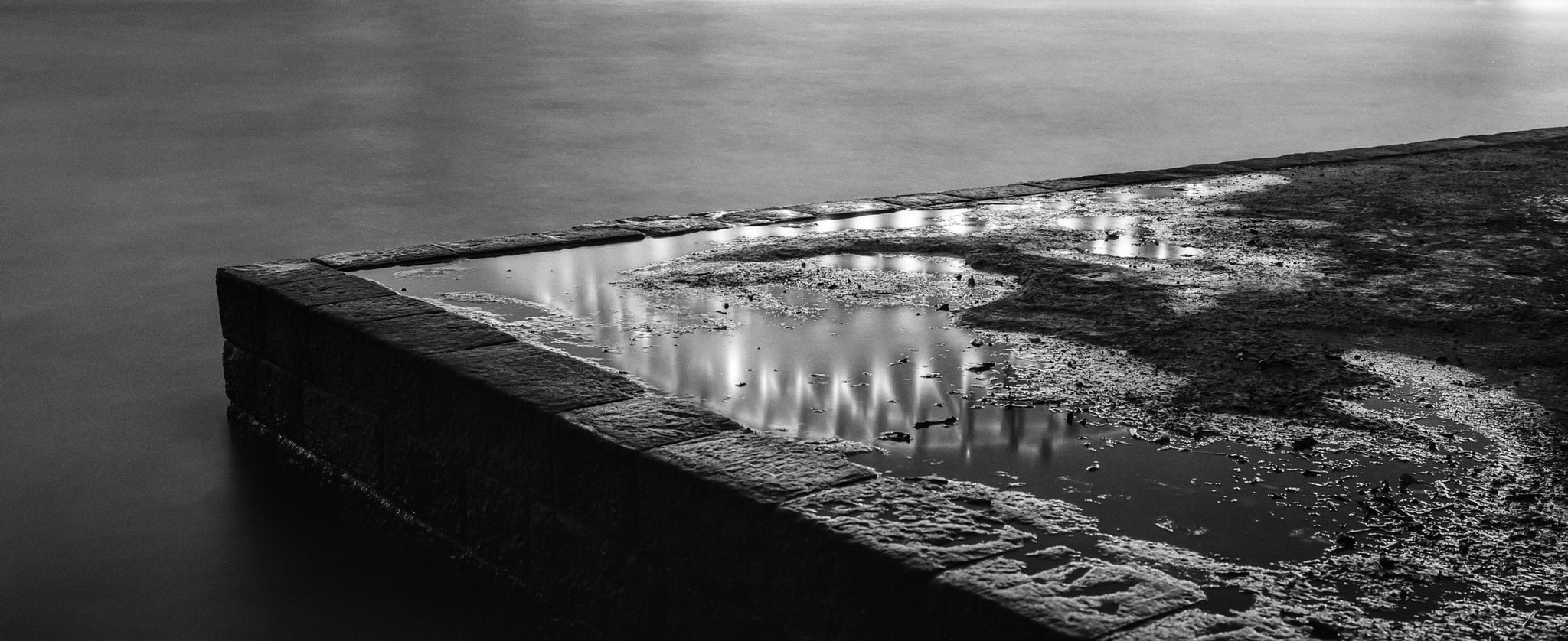 @billthoo Replying to @ILFORDPhoto Ephemeral reflections on Sydney. May 2018. #FP4 (135 with adapter) in a Pentax 6x7. #ilfordphoto #fridayfavourites #nighttime #analognights #shootfilmbenice #believeinfilm #filmphotography #ilovesydney