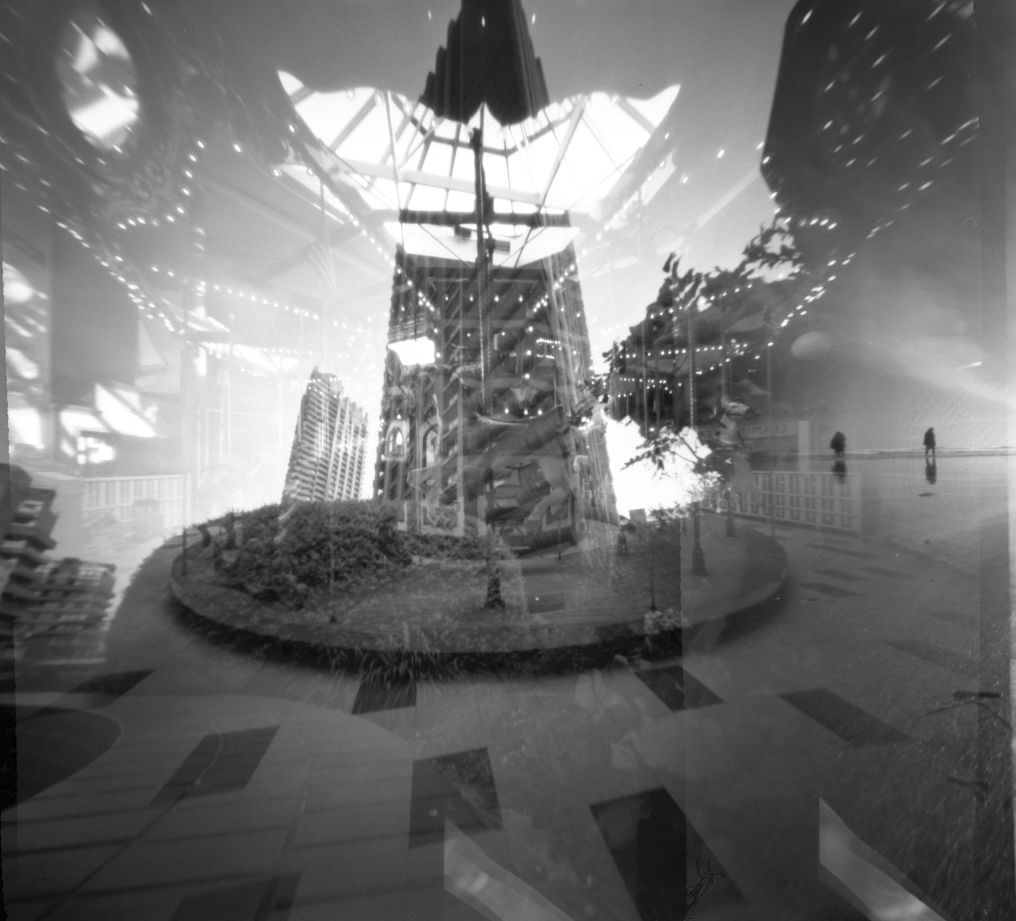 @MikeySturgess Pinhole filmswap magic with @LifeatF135 using Ilford XP2 #Ilfordxp2 #ilfordphoto #fridayfavourites #specialistfilm #pinhole