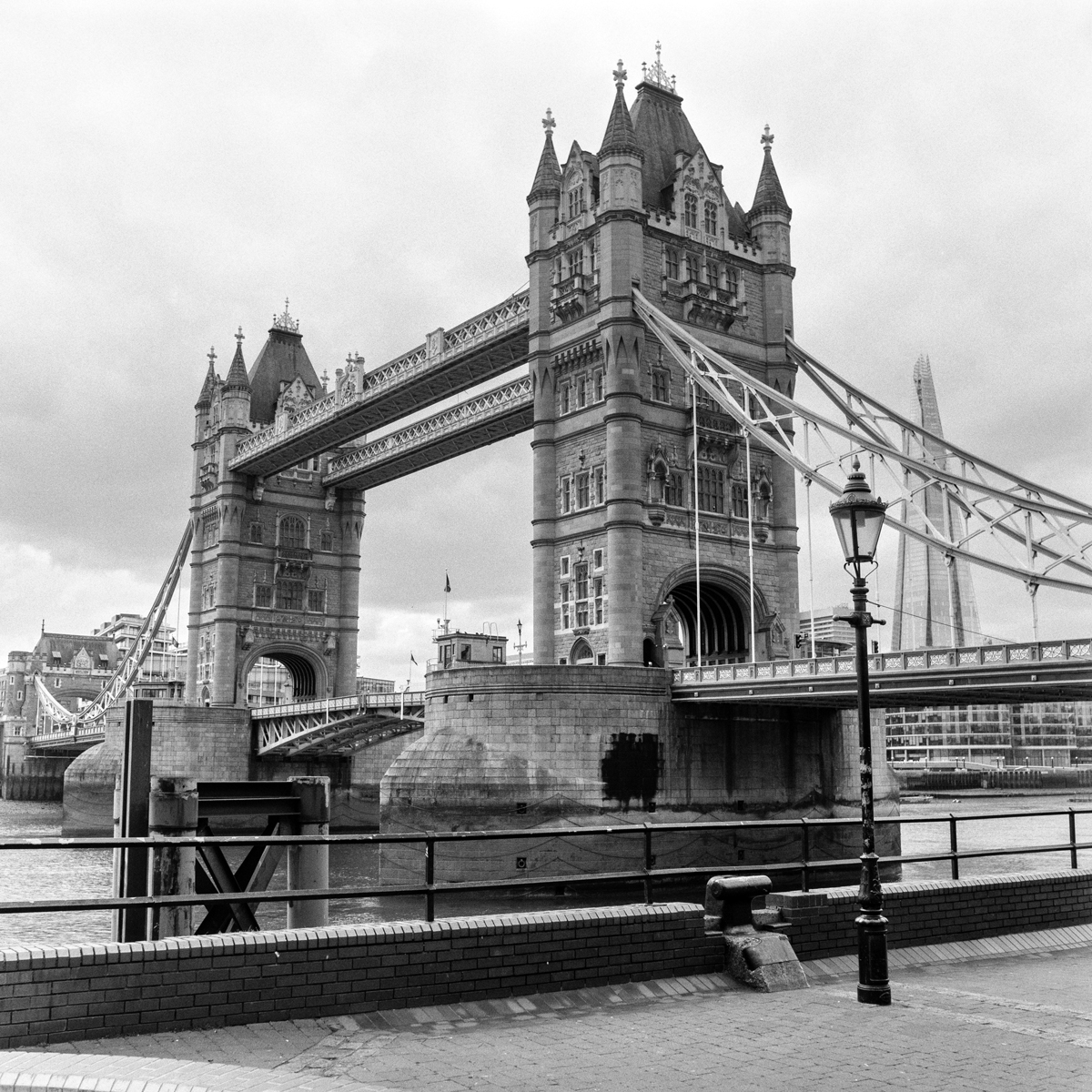 Lockdown London Images @lckdldn shot on ILFORD black and hite film by Giacomo Mantovani