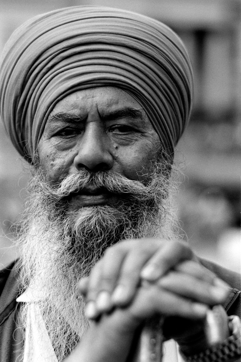 Black and white film image of Sikh man shot on ILFORD Delta 100 film by SImon King