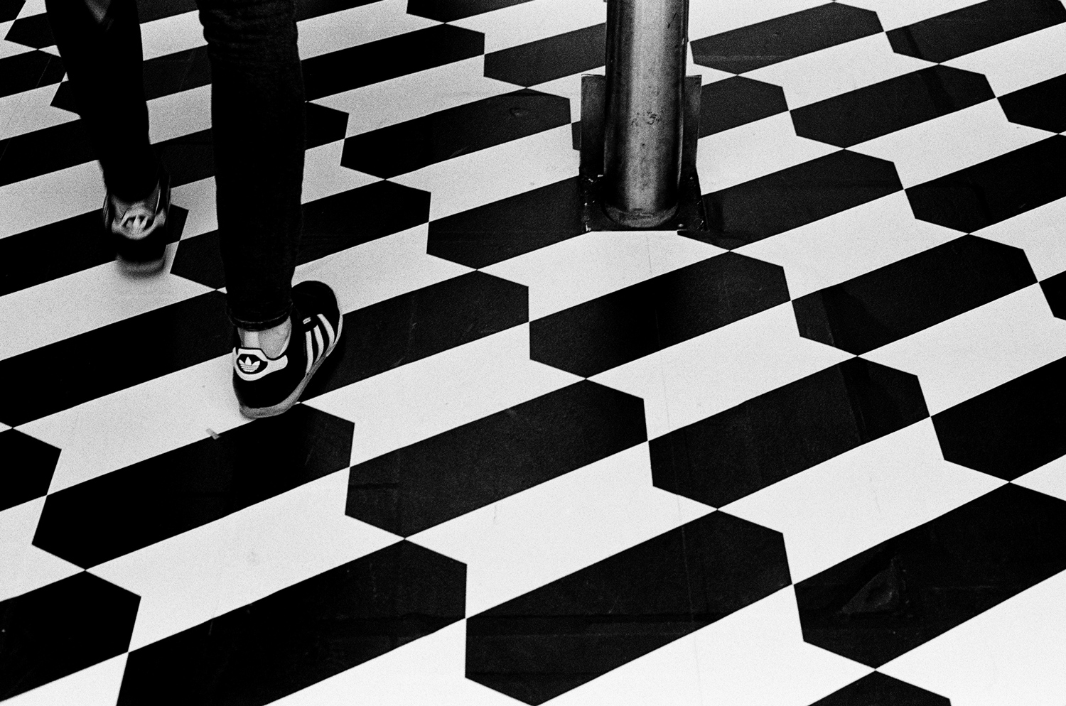 Black & white film photography by Sandeep Sumal Stripes_HP5_NikonF6