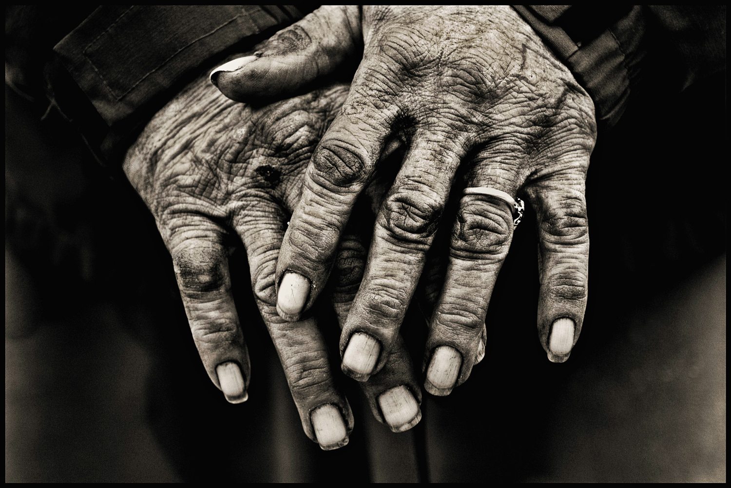 old hands photography black and white