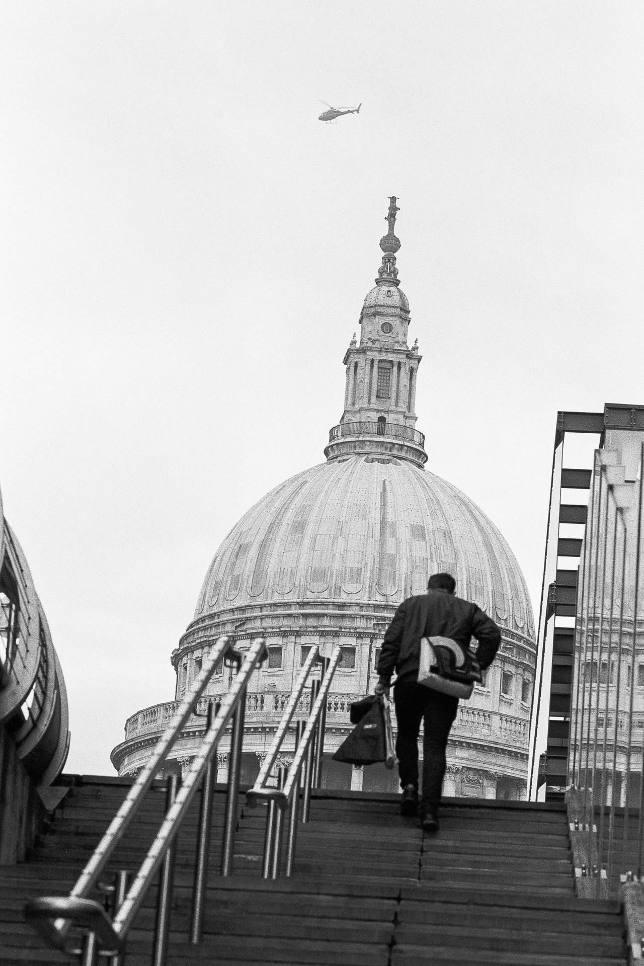 @paulasmithphoto Steps near St Paul's, London Camera - Canon EOS 3 Film - @Ilfordphoto FP4 EI125 Developer - Ilfotec HC 1+31 for 8mins #filmpeople shots for this week's #ilfordphoto #fridayfavourites.