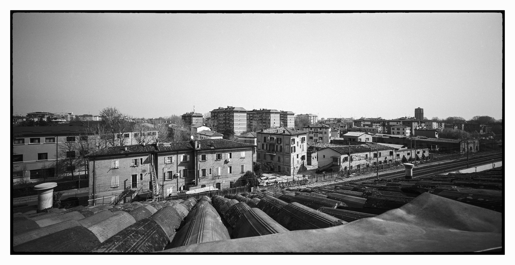 @andrearch71 From home in lockdown HP5+ and SilvestriCamera BicamIII 6x12 #ilfordphoto #fridayfavourites #panoramic