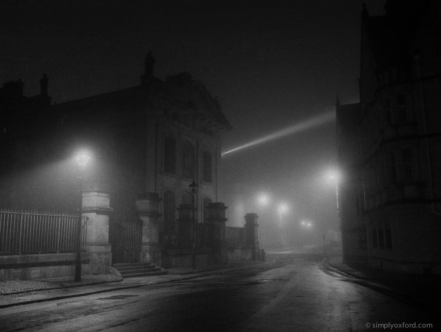 @simplyoxford · 16h Last frame on the roll, my last shot of 2020 and one of my favourites from the year. Foggy New Year's Eve, 2020 in Oxford, UK. Pentax 645NII, #HP5 #film My entry for #ilfordphoto #fridayfavourites #bestof2020