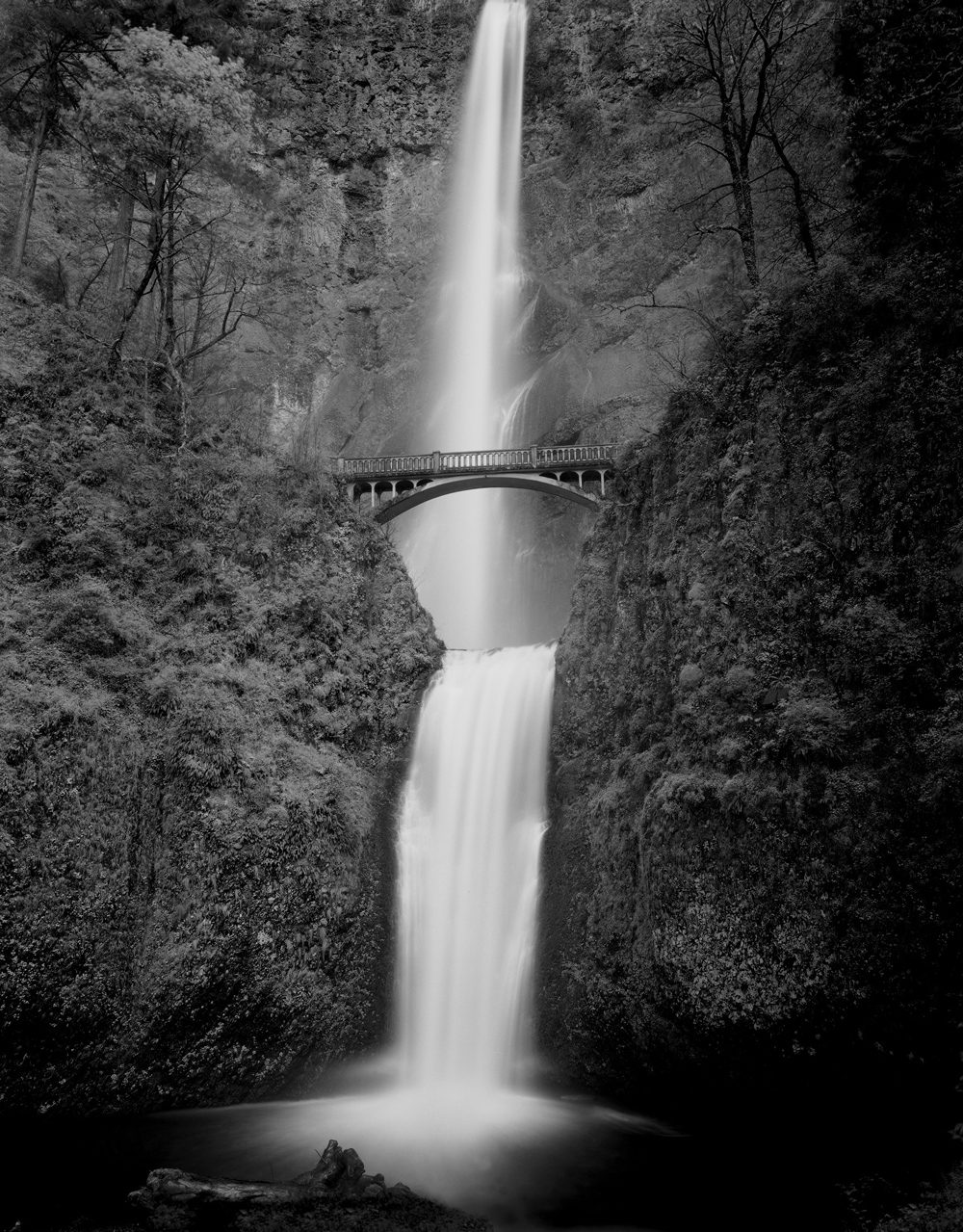 Multnomah-Falls-8x10-Ilford-HP5-Plus