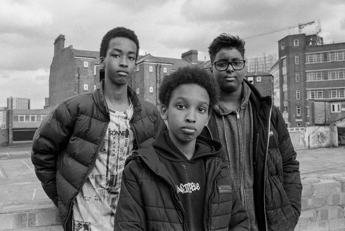 Street Kids in Newtown, Birmingham UK (2021) - Leica M4 / 28mm / Ilford HP5 (1600) / Ilfotec HC (1+31)