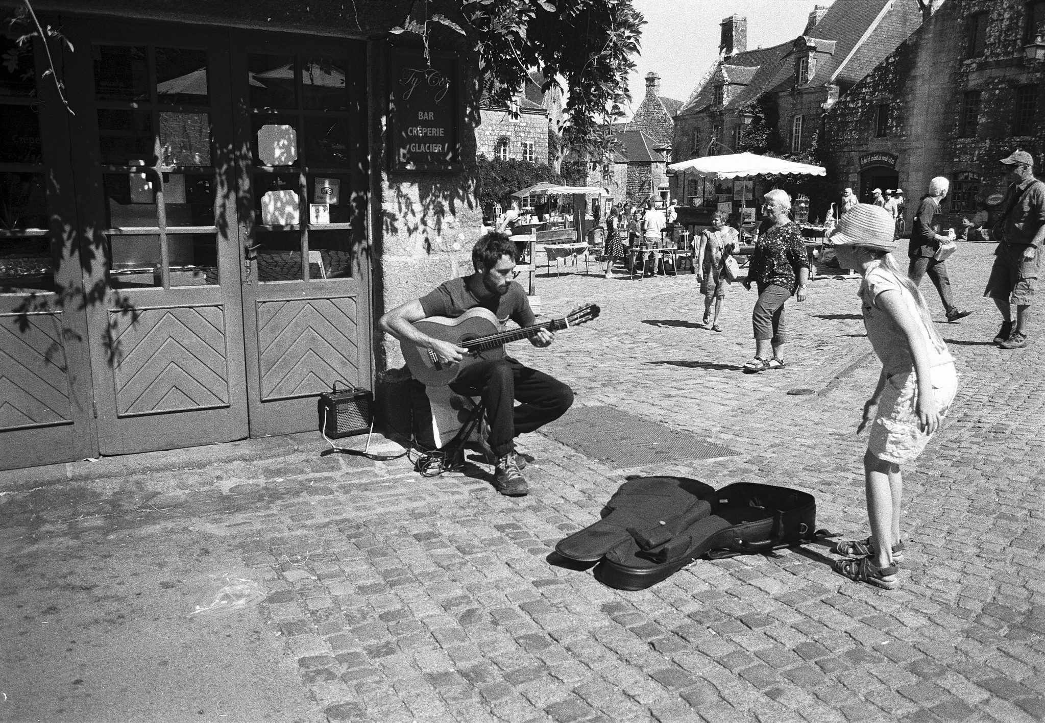 @jamieworsfold · Jun 23 Replying to @ILFORDPhoto Sunny and tuneful at the same time! This was shot with an Olympus OM10 on Pan 400 in Locronan, France.