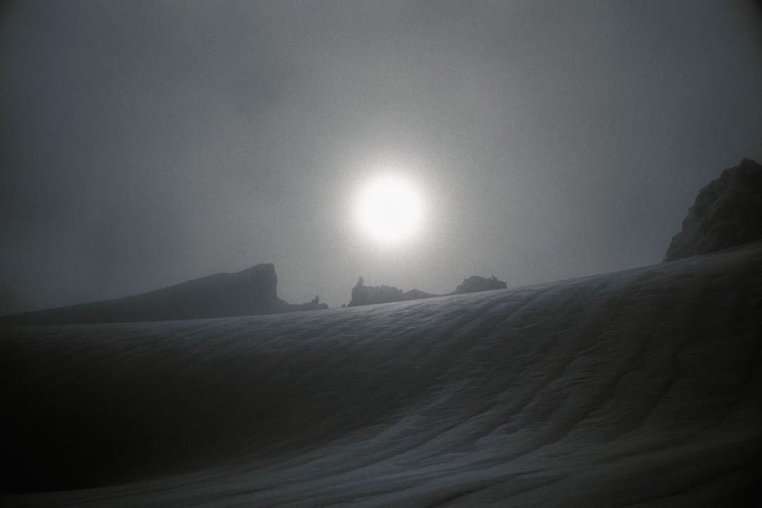  ps_alpine_photo Spearhead glacier in the mist. Whistler, BC, Canada. #Canada #BritishColumbia #spearheadglacier #ContaxT3 #film #IlfordFP4 #ultrafin #ilfordphoto #fridayfavorites #alienfilm