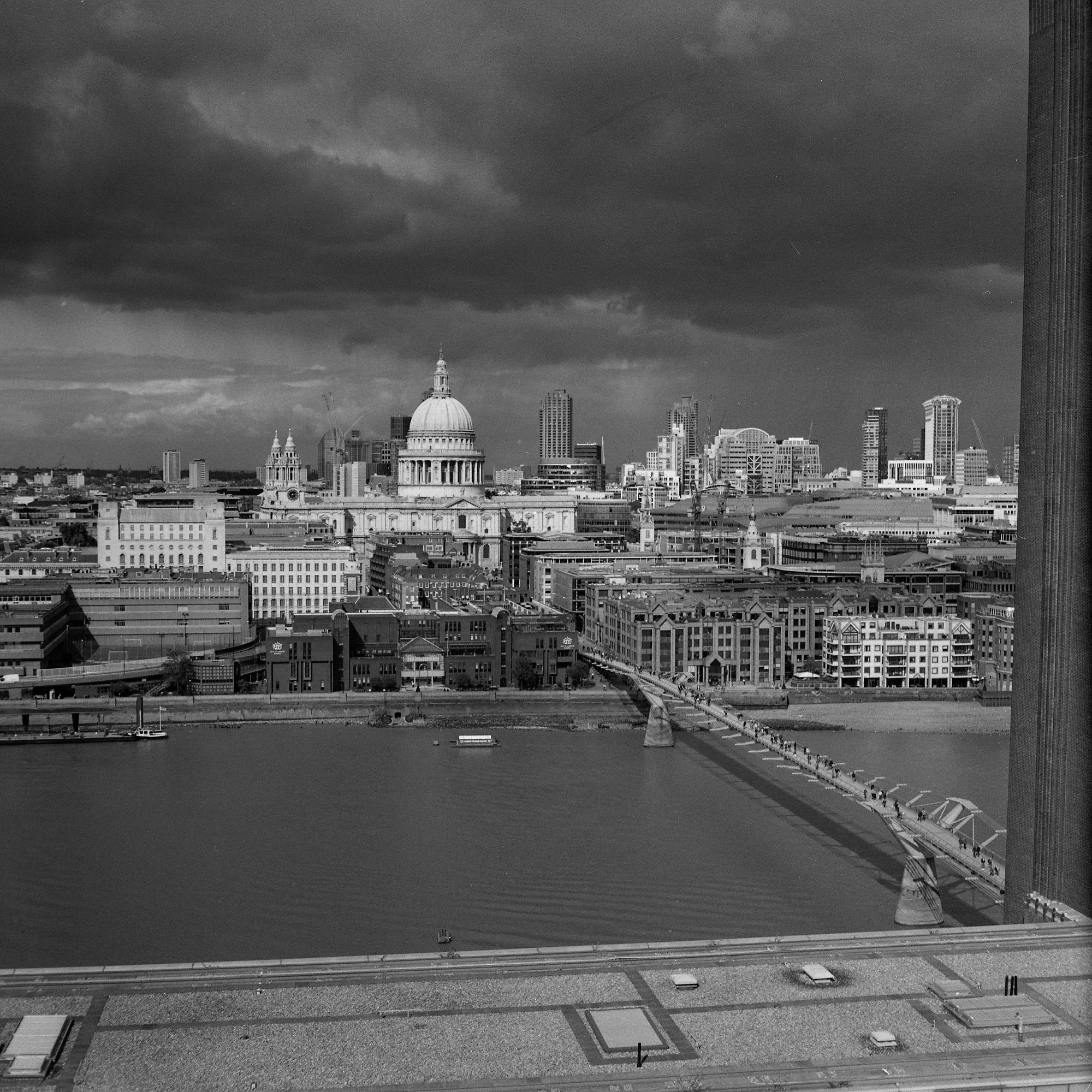 @calor_gas_terry · 46m Replying to  @ILFORDPhoto Here's my #wateronfilm for #ilfordphoto #fridayfavourites - there's almost more water in the sky than the river Face with tears of joy  HP5 at 400 in my Zeiss Ikonta