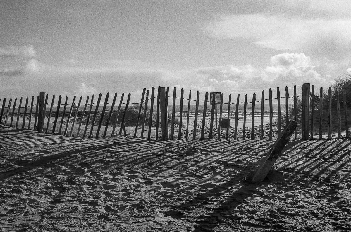 @timdobbsphoto "Shadows" .. Olympus OM2S, 50mm f1.4 on ilford FP4+ at 200  for #sunseasand  #ilfordphoto #fridayfavourites #BelieveInFilm