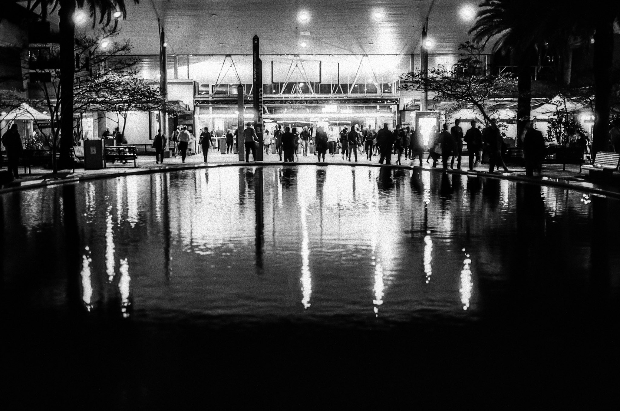 @billthoo Replying to @ILFORDPhoto Still one of my favourites Sydney May 2018 M4 + 50/2 #FP4 #ilfordphoto #fridayfavourites #35mmfp4