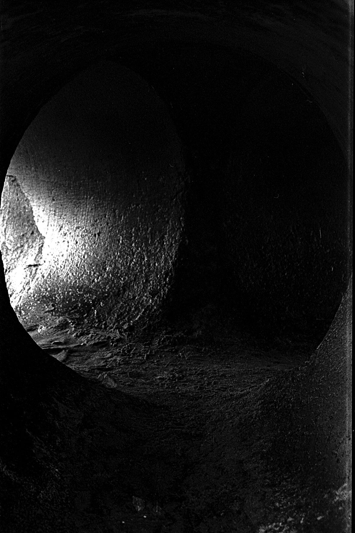 @ADavyphoto Replying to @ILFORDPhoto My #concretefilm for #fridayfavourites is the inside of a play structure at Roker beach in Sunderland. #ilfordphoto #35mmfilm #shootfilmbenice #photography