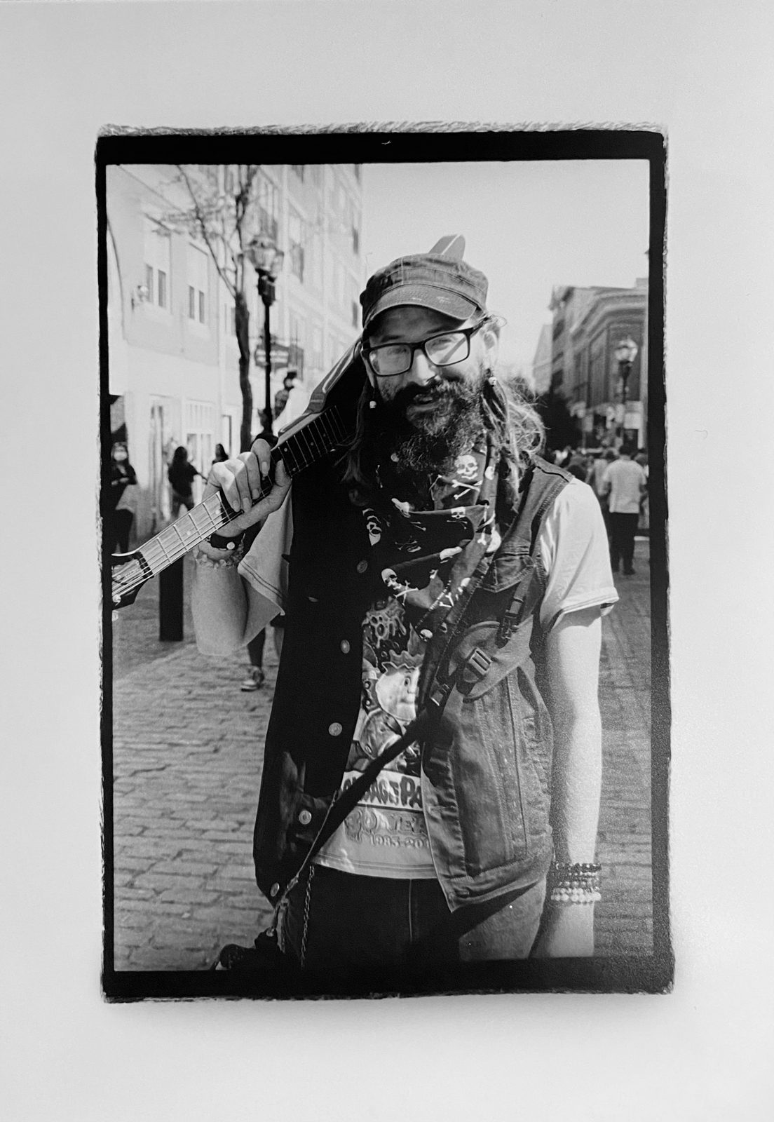 “guitar”-tarot-reader-and-artist shot on ILFORD HP5 plus film by Jessica Martinea
