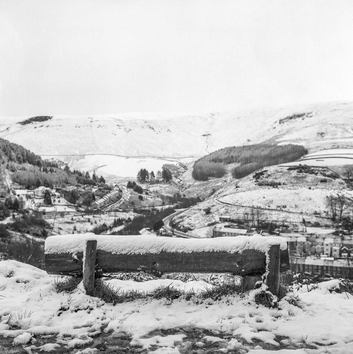 @timdobbsphoto Yule Log .. Yashicamat 124g on ilford FP4@200 dev in ilfotecHC for #ilfordphoto #fridayfavourites #wintertime #believeinfilm #Wales Translate Tweet