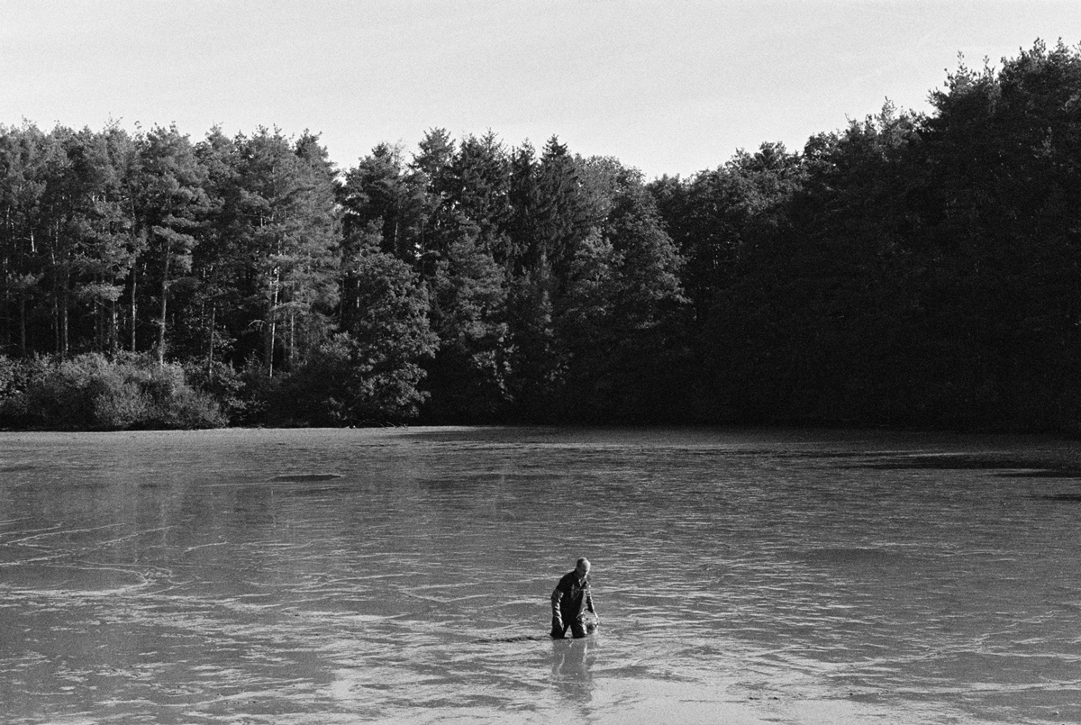 karpfenland 001 - Black and white images shot on ILFORD DELTA 3200 film