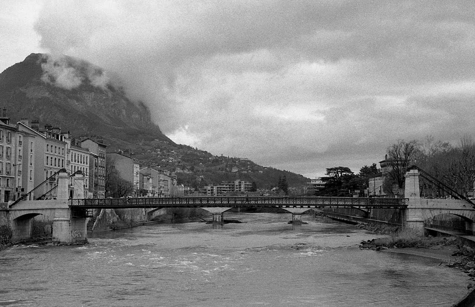 @justgipsy #ilfordphoto #fridayfavourites #filmdrama Dramatic skies with red filters & #hp5