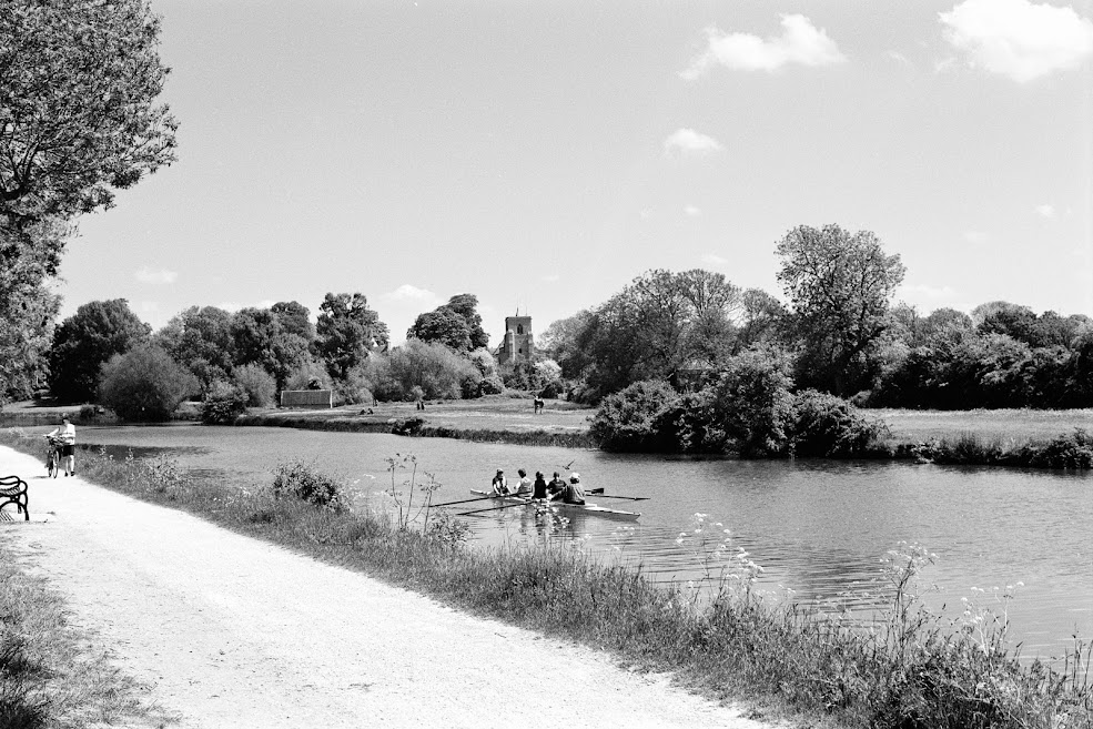 Black and white photograph of a canal #leadinglines