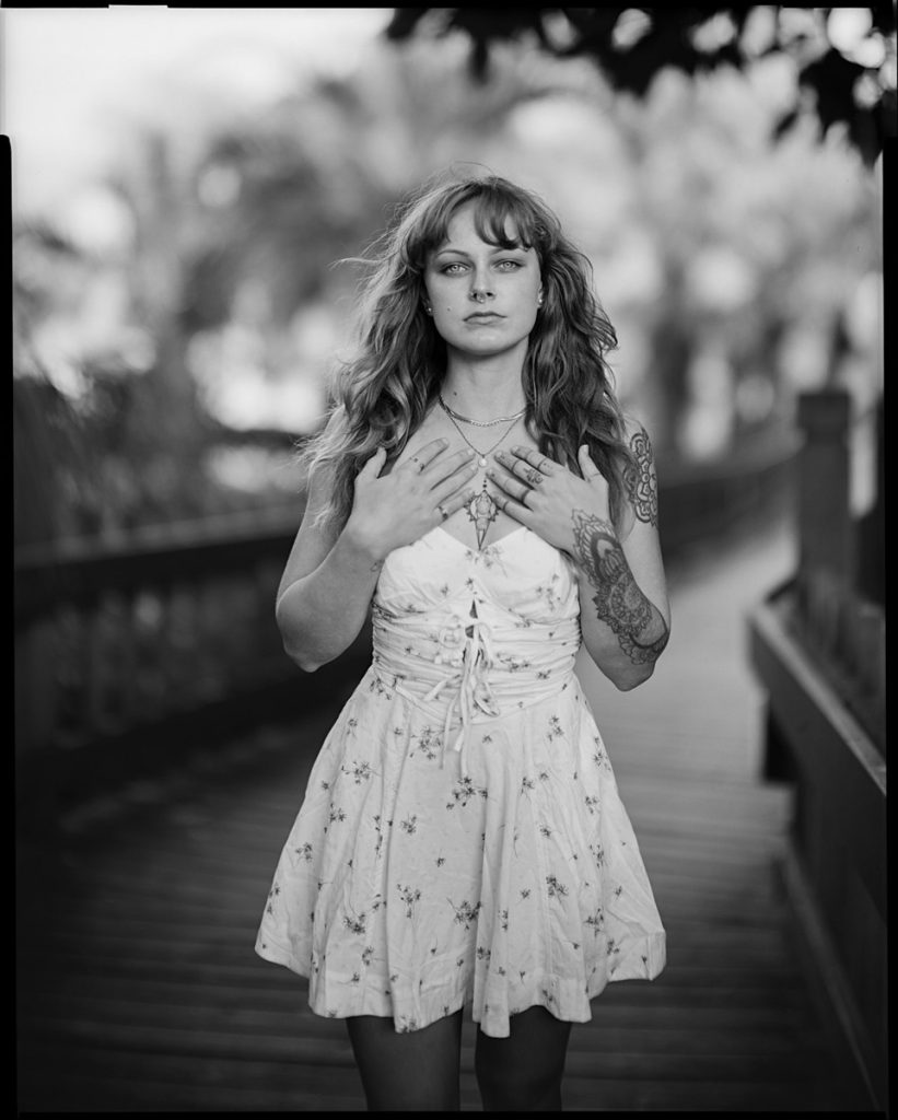 Black and white picture of a woman
