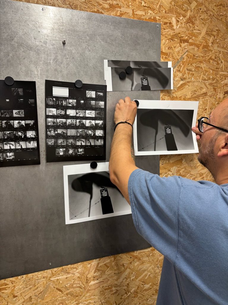 putting up prints