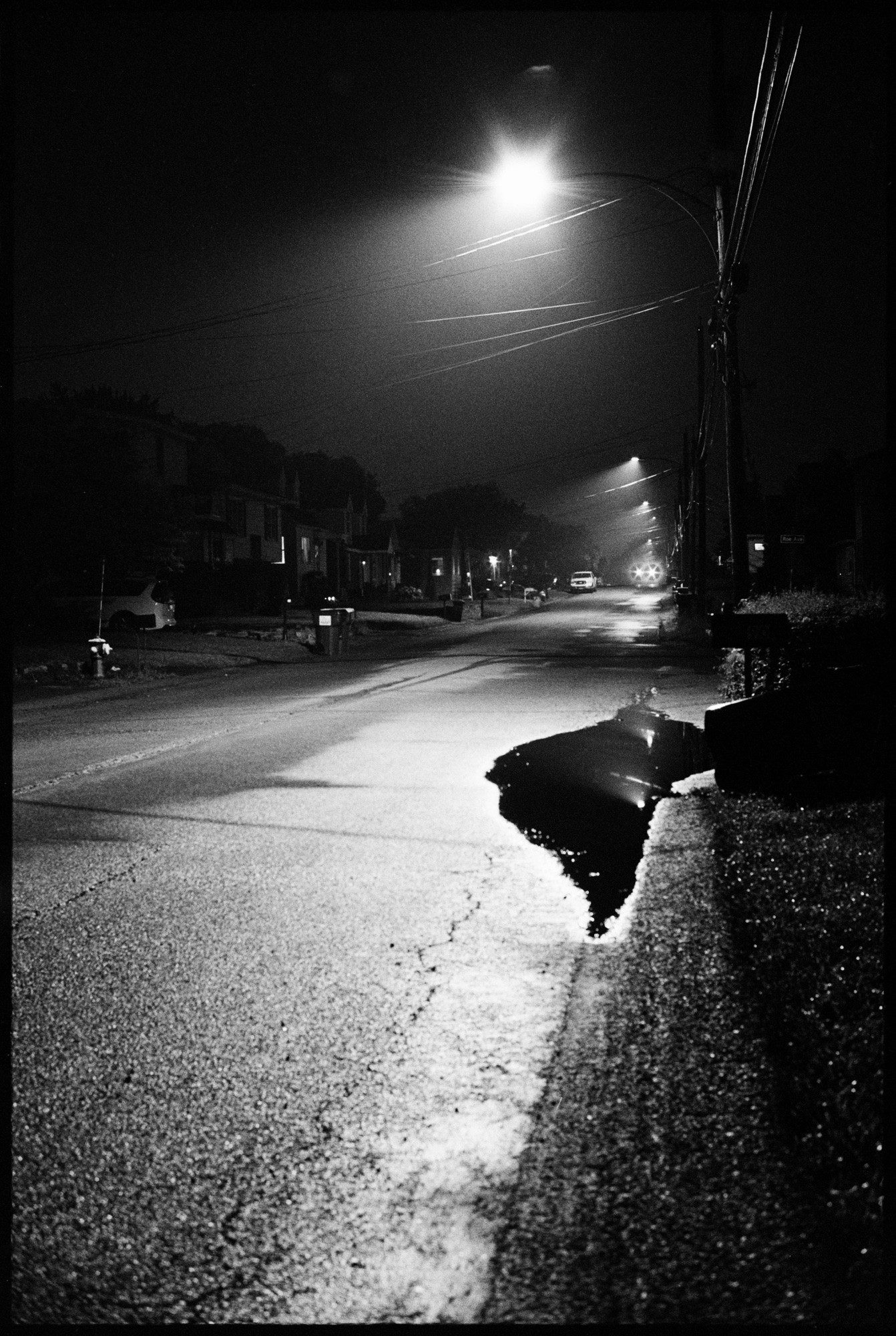 Matt. With ✌🏻 Ts.‬ ‪@mattyangles.bsky.social‬
· 3d
Midnight on Frederick Ave.
Canon A-1 | Ilford Delta 400
#fridayfavourites #shotinthedark #filmphotography #delta400 #blackandwhite