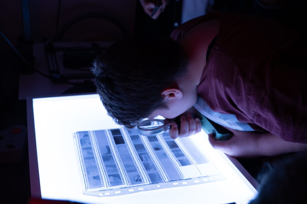 Students learning at Fotohane Darkroom