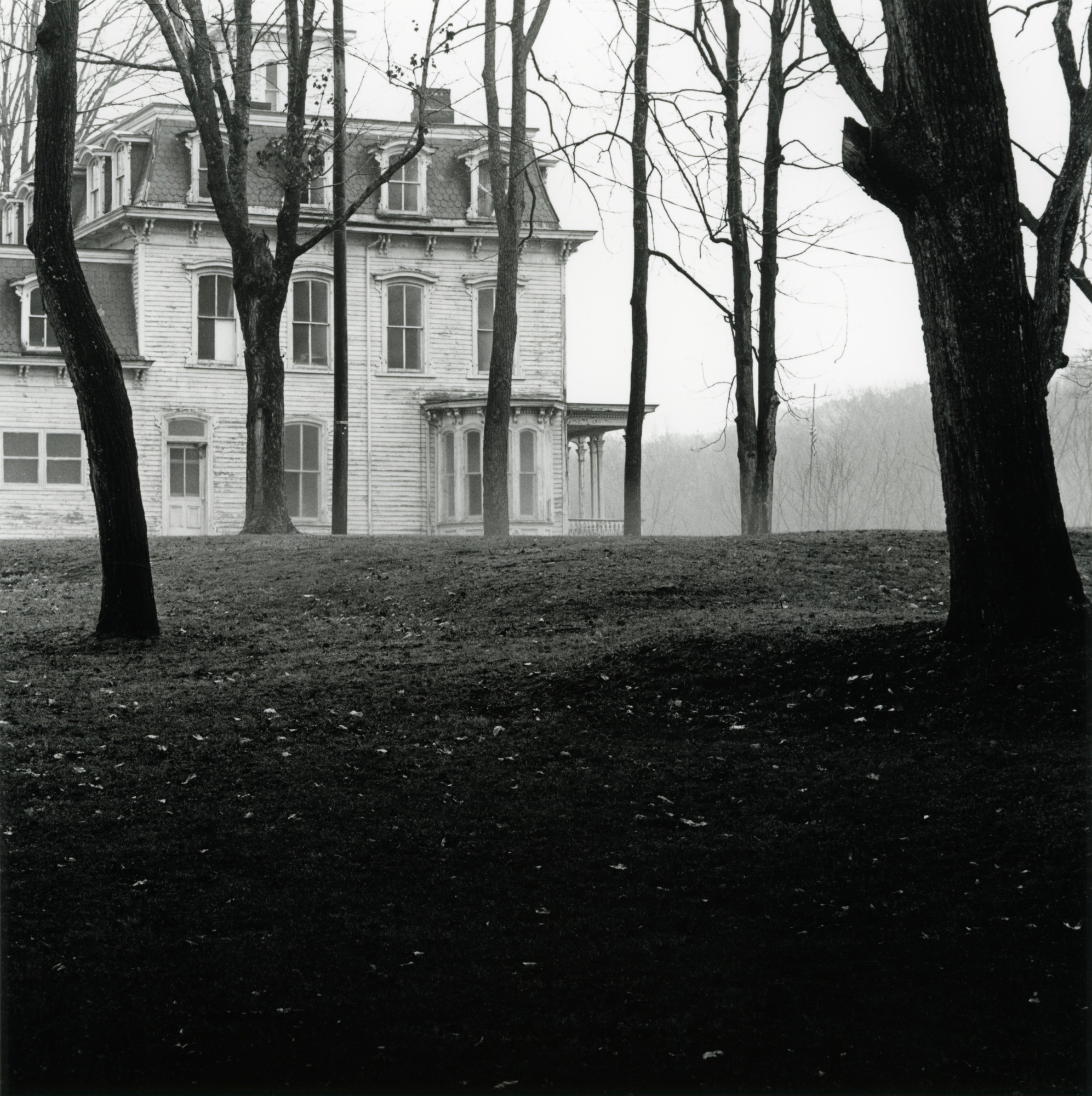 Anthony Paris @aparisphotos.bsky.social · 4d A cold morning. Scan of an Ilford MGRC Deluxe Glossy print. I prefer fiber for viewing in person, but always use RC for scanning.
#ilfordhp5 #ilfordMGRC #fridayfavourites #gelatinsilver #blackandwhitephotography #analogphotography #darkroom #believeinfilm