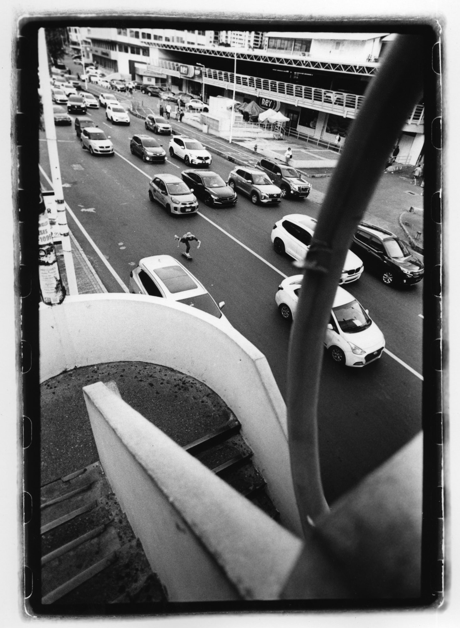 Joshua-Padilla-Plaza-Concordia-Panama Shot by Rafael Gonzles on ILFORD HP5 PLUS for Skate Thru the city
